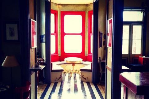 Ρόδι, καφέ, μπαρ, μαγαζιωτίσσης 1, Χίος, Rodi, cafe-bar, rennovation, vintage, pop, red, window, κόκκινο, παράθυρα, απλωταριά, θέα Ρόδι, καφέ, μπαρ, μαγαζιωτίσσης 1, Χίος, Rodi, cafe-bar, rennovation, vintage, pop, red, window, κόκκινο, παράθυρα, απλωταριά, θέα