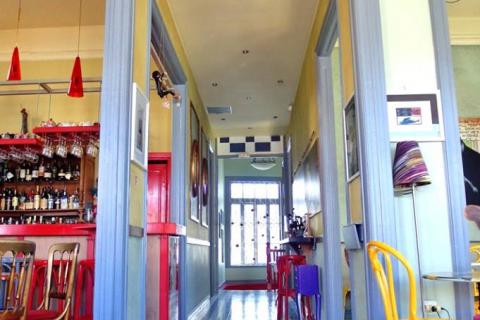 Ρόδι, καφέ, μπαρ, μαγαζιωτίσσης 1, Χίος, Rodi, cafe-bar, rennovation, vintage, pop, stripes, black and white, zebra  Ρόδι, καφέ, μπαρ, μαγαζιωτίσσης 1, Χίος, Rodi, cafe-bar, rennovation, vintage, pop, stripes, black and white, zebra