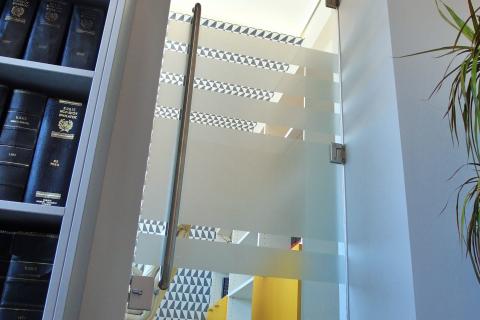 Δικηγόρος, δικηγορικό γραφείο, lawyer's office, interior  design, glass, door